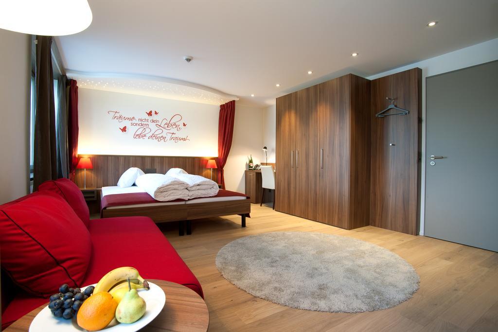 Seehotel Delphin Meisterschwanden Camera foto