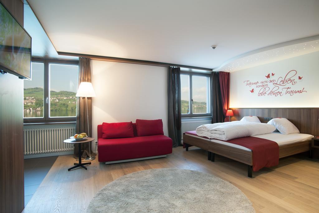 Seehotel Delphin Meisterschwanden Camera foto